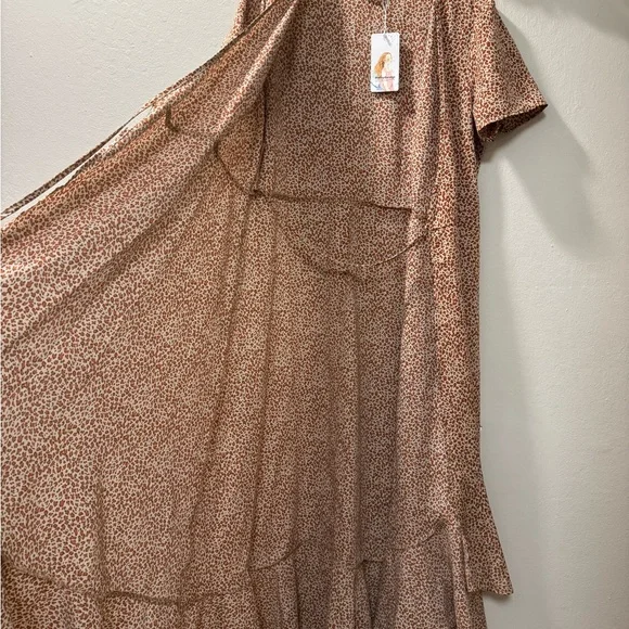 Printed Short-Sleeve Midi Dress in Brown - Picture 7 of 7